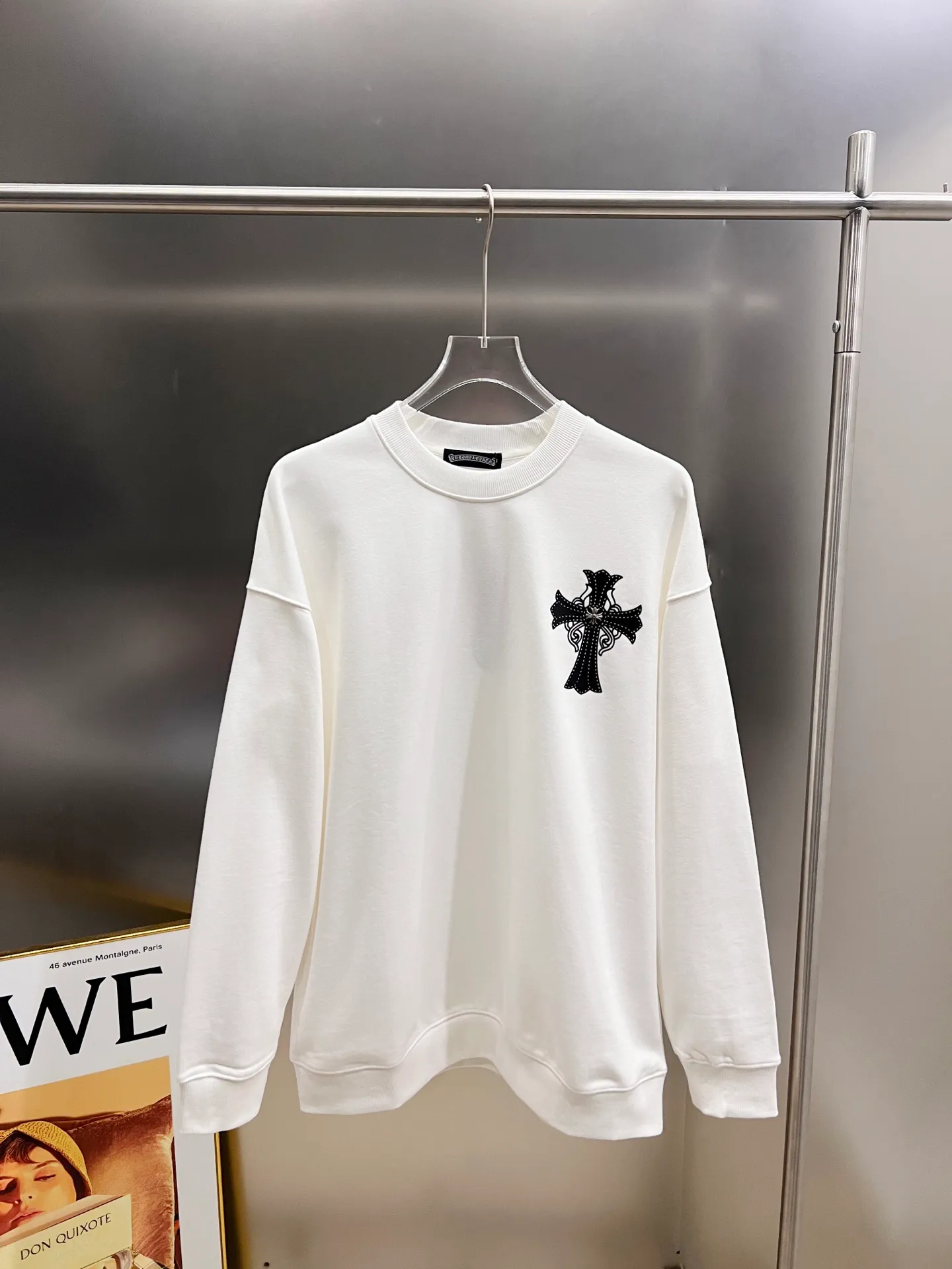 🅿️280 CH Crowe 2025 Autumn and Winter New Style Round Neck Long Sleeve Sweater Cross Patch Leather + Customized Hardware Metal Horseshoe Sanskrit Characters + Middle Eastern Australian Diamond Design Craftsmanship The real thing is great🔥Same style for men and women, loose version Size S M L XL XXL Five sizes Black White